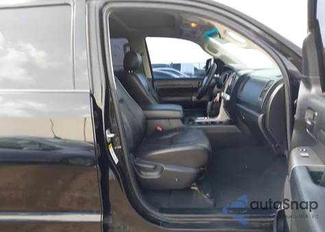 2011 Toyota Tundra Grade 5.7L V8 z USA, uszkodzony, nr VIN 5TFDW5F15BX158244